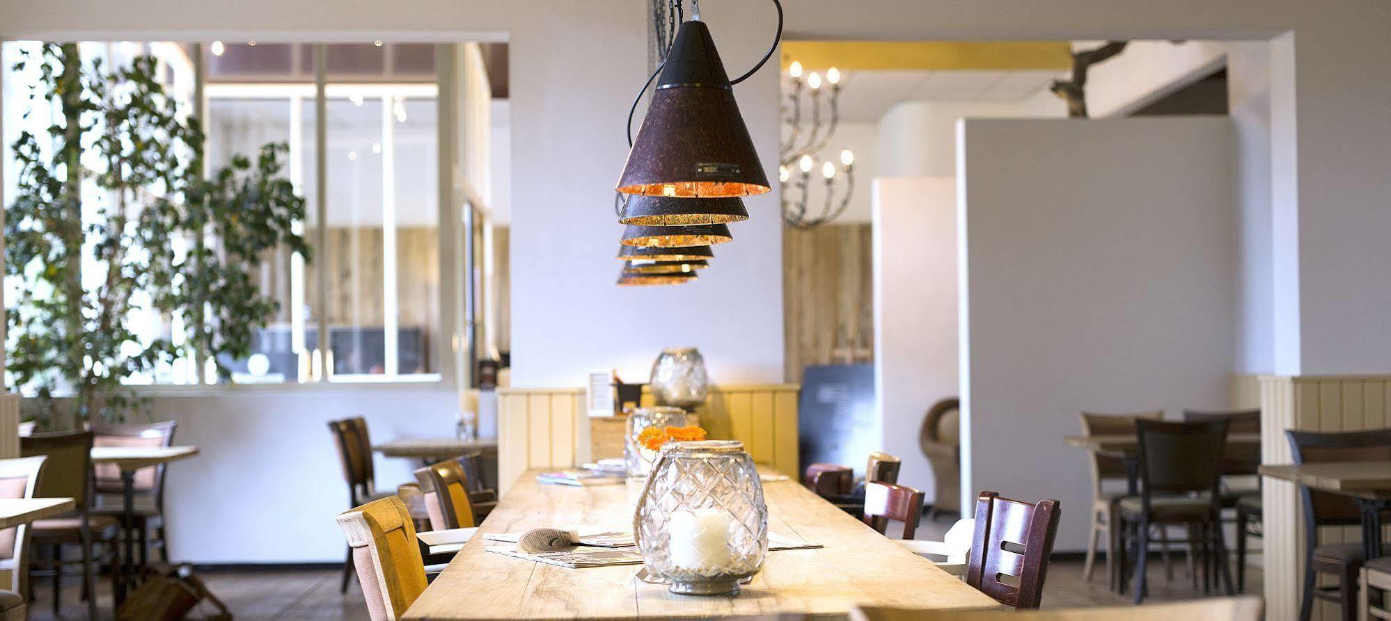 Hotel Restaurant 'De Oorsprong' Sint Nicolaasga Екстериор снимка